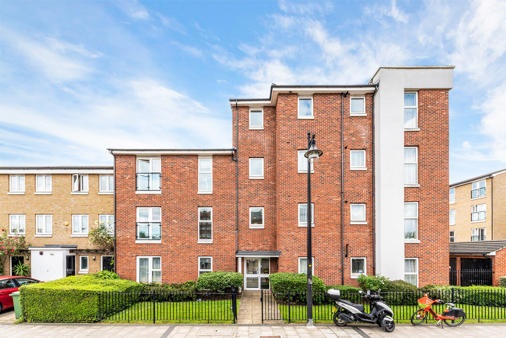 house or flat for sale or rent in south west London